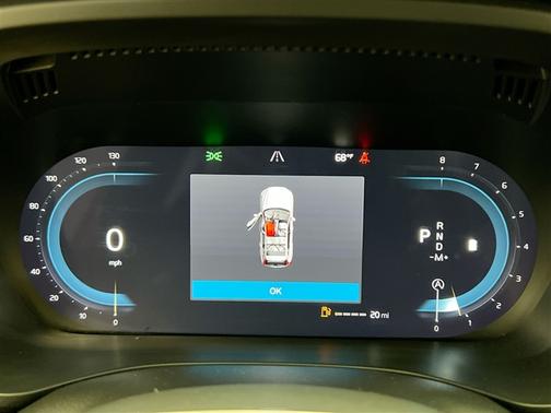 2023 Volvo XC60 B5 Plus Dark Theme