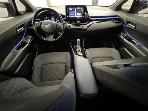2022 Toyota C-HR XLE