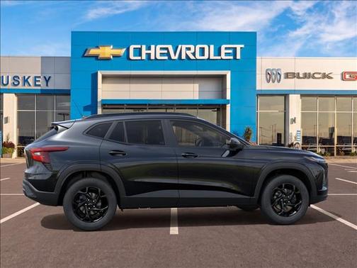Mosaic Black Metallic 2026 Chevrolet Trax LT