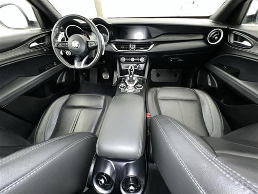 2022 Alfa Romeo Stelvio Sprint