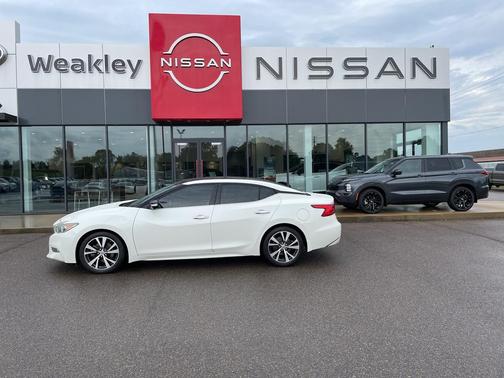 Pearl White 2017 Nissan Maxima 3.5 Platinum