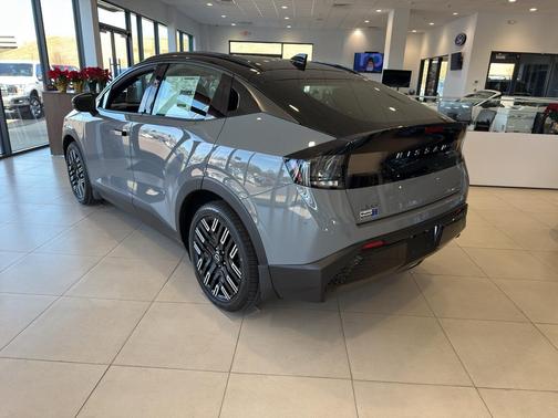 2026 Nissan Leaf PLATINUM+