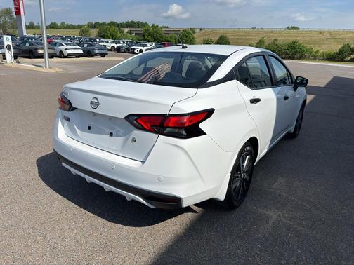 Fresh Powder 2025 Nissan Versa 1.6 S