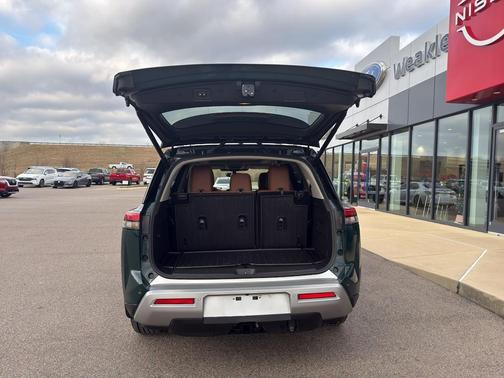 2024 Nissan Pathfinder Platinum FWD