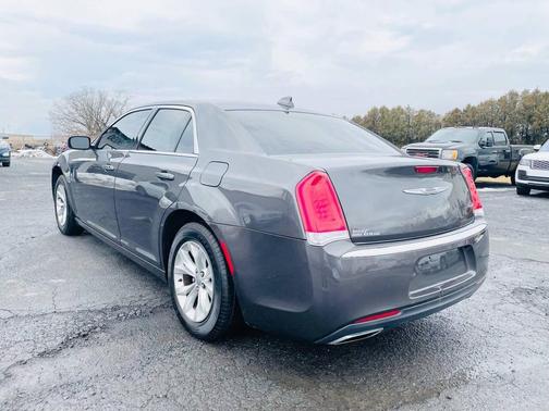 2016 Chrysler 300 Limited