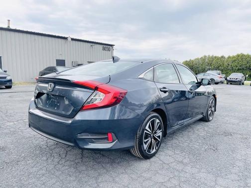 Modern Steel Metallic 2018 Honda Civic EX-T