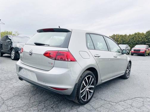 2017 Volkswagen Golf TSI SE 4-Door