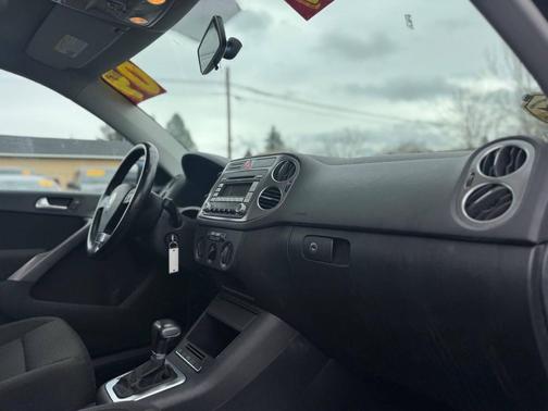 2009 Volkswagen Tiguan Base
