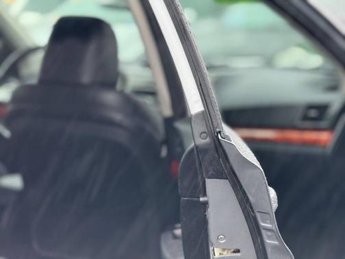 2010 Subaru Outback 3.6 R Limited