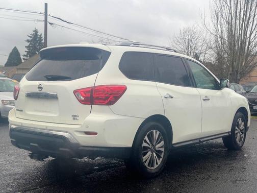 2019 Nissan Pathfinder SL