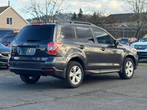2015 Subaru Forester 2.5i