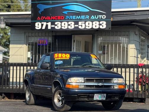 2001 Chevrolet S-10 Base