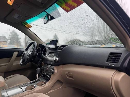 2011 Toyota Highlander SE