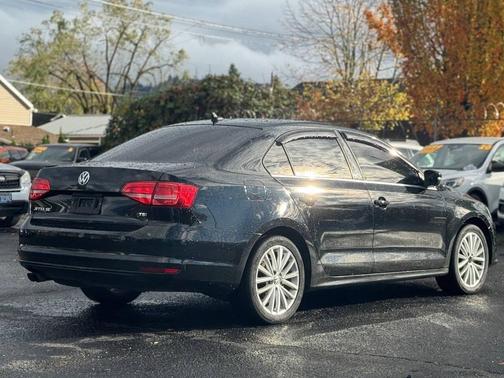 2015 Volkswagen Jetta Auto SE w/Connectivity/Navigation