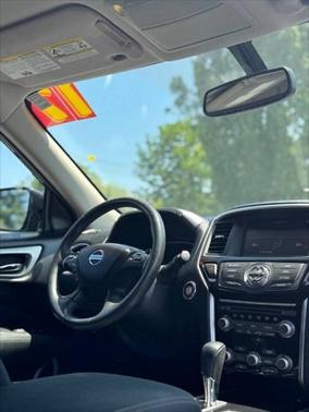 2017 Nissan Pathfinder SV