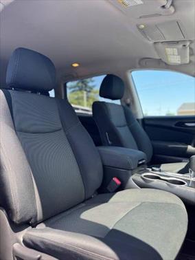 2017 Nissan Pathfinder SV