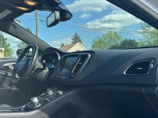 2016 Chrysler 200 S