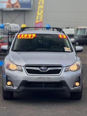 Ice Silver Metallic 2017 Subaru Crosstrek 2.0i Limited