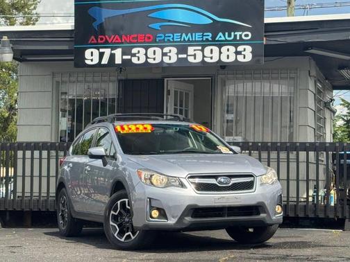 Ice Silver Metallic 2017 Subaru Crosstrek 2.0i Limited