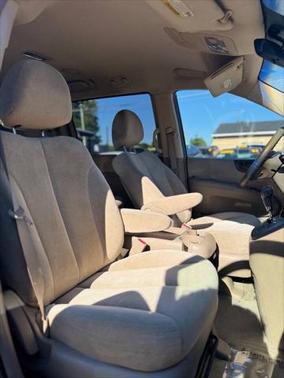 2006 Kia Sedona LX