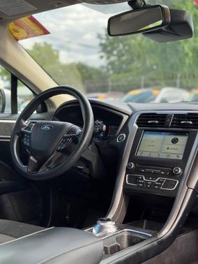 Ingot Silver 2018 Ford Fusion SE