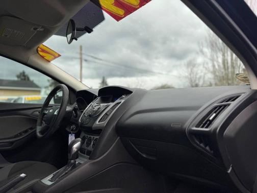 Blue Candy Metallic 2012 Ford Focus SE