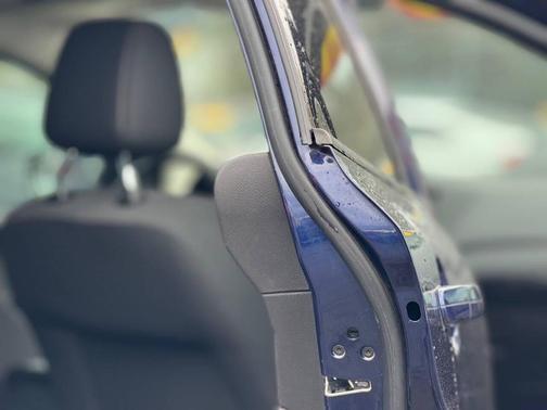 Blue Candy Metallic 2012 Ford Focus SE