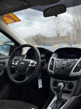 Blue Candy Metallic 2012 Ford Focus SE