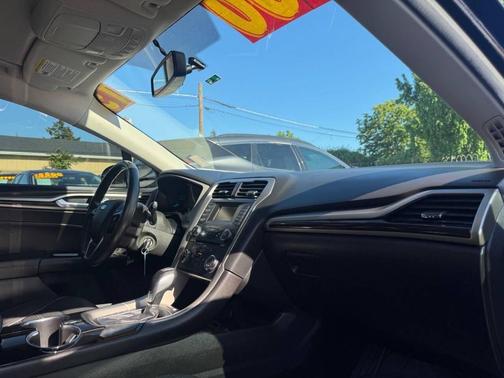 White Platinum Metallic Tri-Coat 2015 Ford Fusion SE