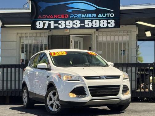 Oxford White 2014 Ford Escape SE