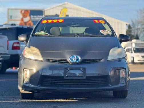 2010 Toyota Prius III