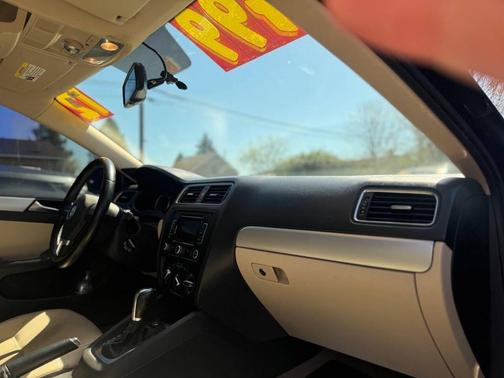 Black Uni 2012 Volkswagen Jetta TDI