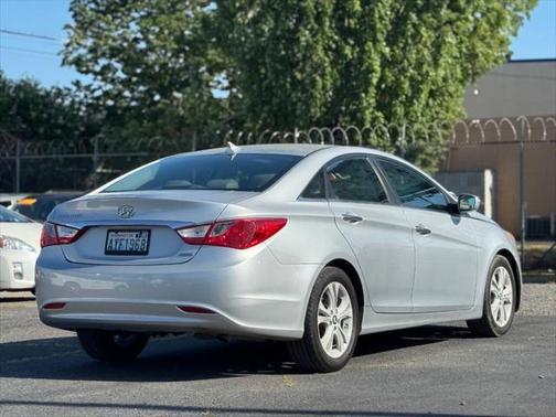 2011 Hyundai SONATA Limited
