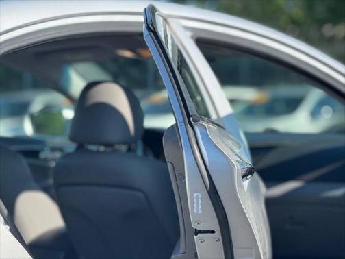 2011 Hyundai SONATA Limited