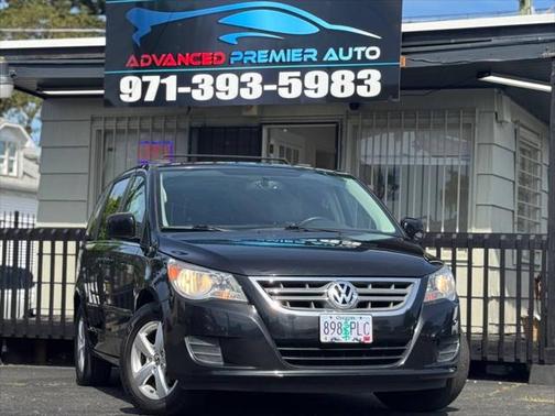 2011 Volkswagen Routan SE