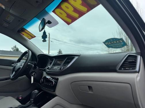 2016 Hyundai TUCSON SE