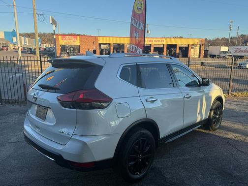 2018 Nissan Rogue SV