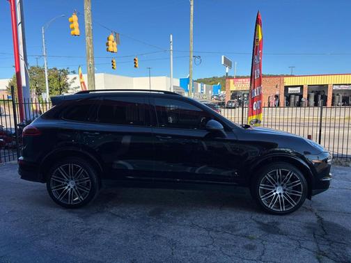 2017 Porsche Cayenne Cayenne