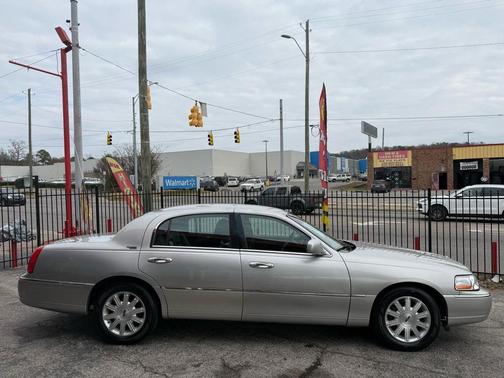 2011 Lincoln Town Car Signature