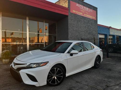 2020 Toyota Camry SE