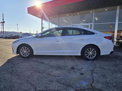 2019 Hyundai SONATA SE