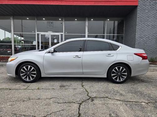 Silver 2017 Nissan Altima 2.5 SL