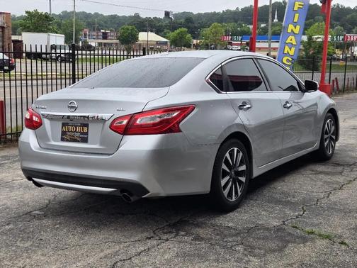 Silver 2017 Nissan Altima 2.5 SL