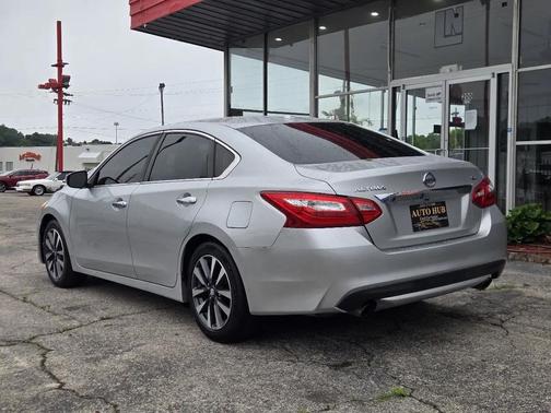 Silver 2017 Nissan Altima 2.5 SL