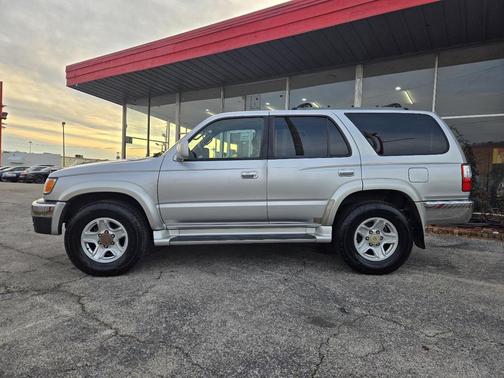 2001 Toyota 4Runner SR5