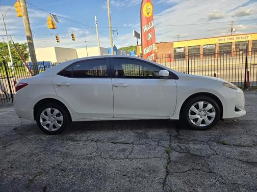 White 2019 Toyota Corolla LE