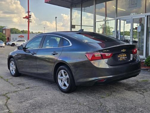 Gray 2018 Chevrolet Malibu 1LS