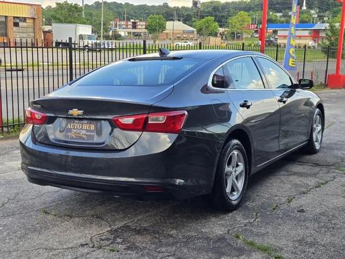 Gray 2018 Chevrolet Malibu 1LS