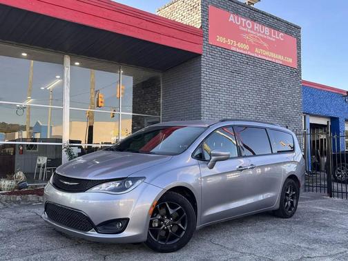 Silver 2018 Chrysler Pacifica Touring-L Plus