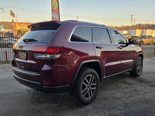 2020 Jeep Grand Cherokee Laredo
